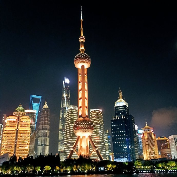 上海，璀璨明珠映繁华都市风采